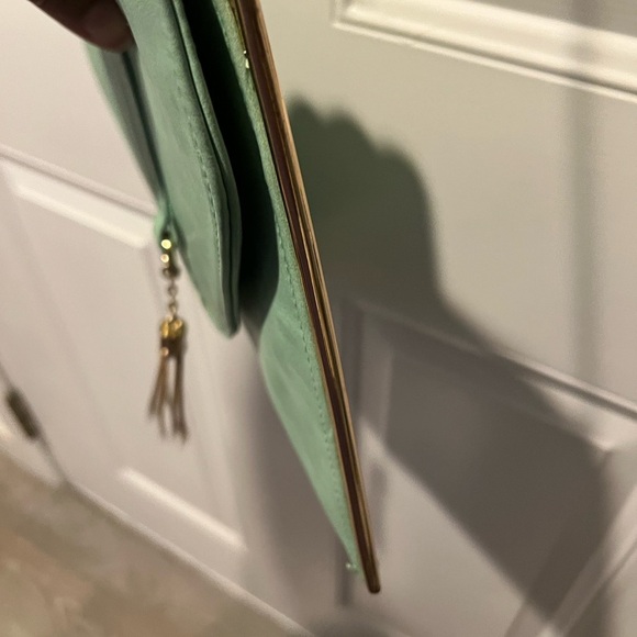 Vieta Tassel Crossbody Clutch – Sage Green | Great Pre-Loved Condition - Picture 6 of 7